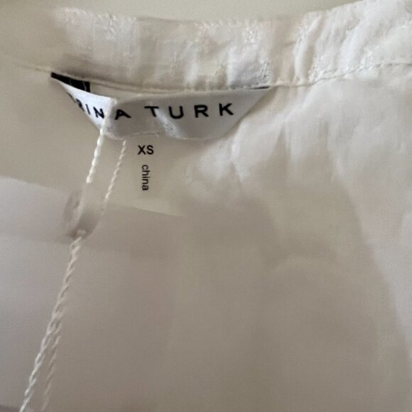 Trina Turk Women's Monochrome Button Front Top white size XS - Picture 3 of 7